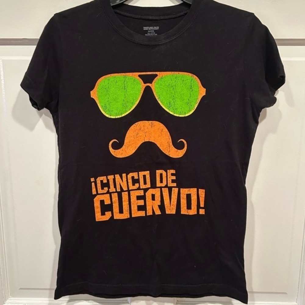 JOSE CUERVO - CINCO DE CUERVO BLACK GRAPHIC SHORT SLEEVE T SHIRT SIZE MEDIUM